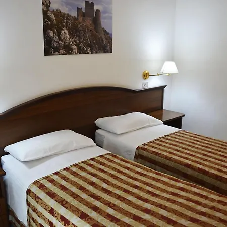 Aquila Hotel 3*