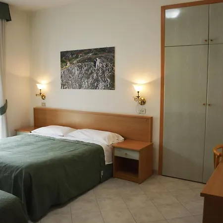 Отель Aquila Scoppito