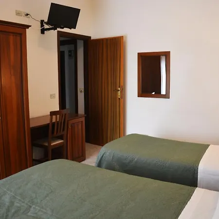 Aquila 3*