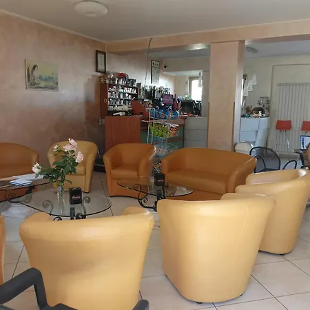 Отель Aquila Scoppito