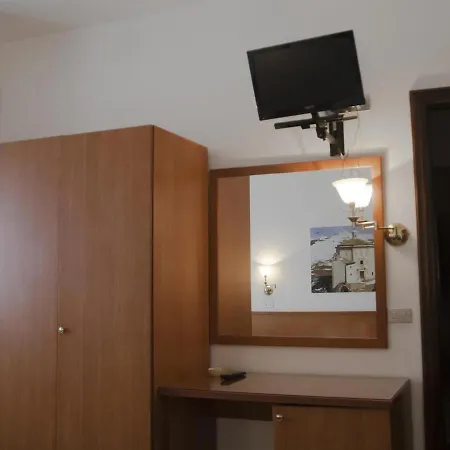 Отель Aquila Scoppito