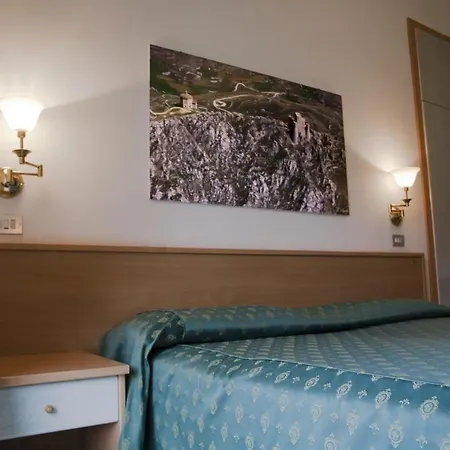 Aquila Отель 3*